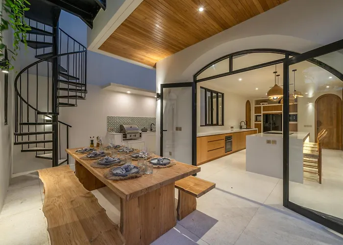 Villa Bimini - Luxury 4br Private Pool In Canggu With Jacuzzi Kerobokan